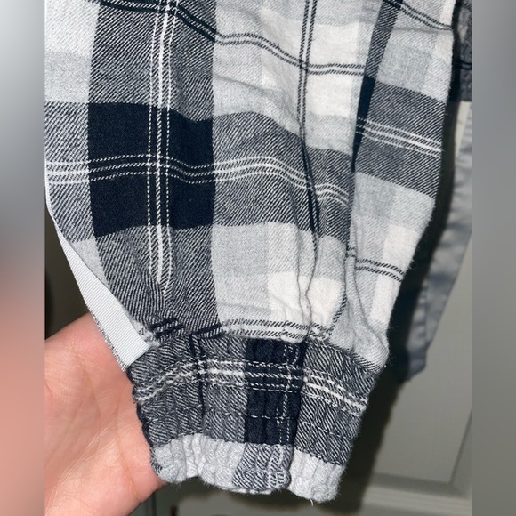 Garage Lounge Wear Size Small - Picture 5 of 6